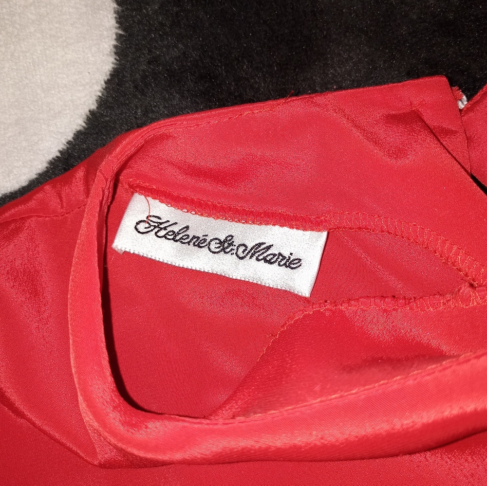 Red blouse - Picture 2 of 3